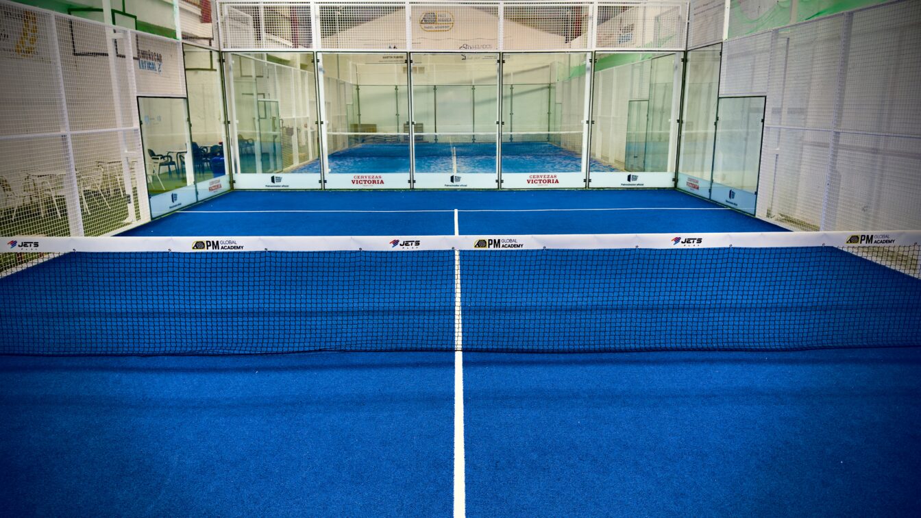 Pistas cubiertas de Pádel Center S. Merino