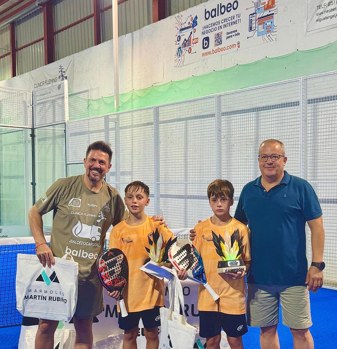 Campeones de 3era categoría masculina en el XXI Torneo de Pádel Mármoles Martín Rubiño 2026 en Motril