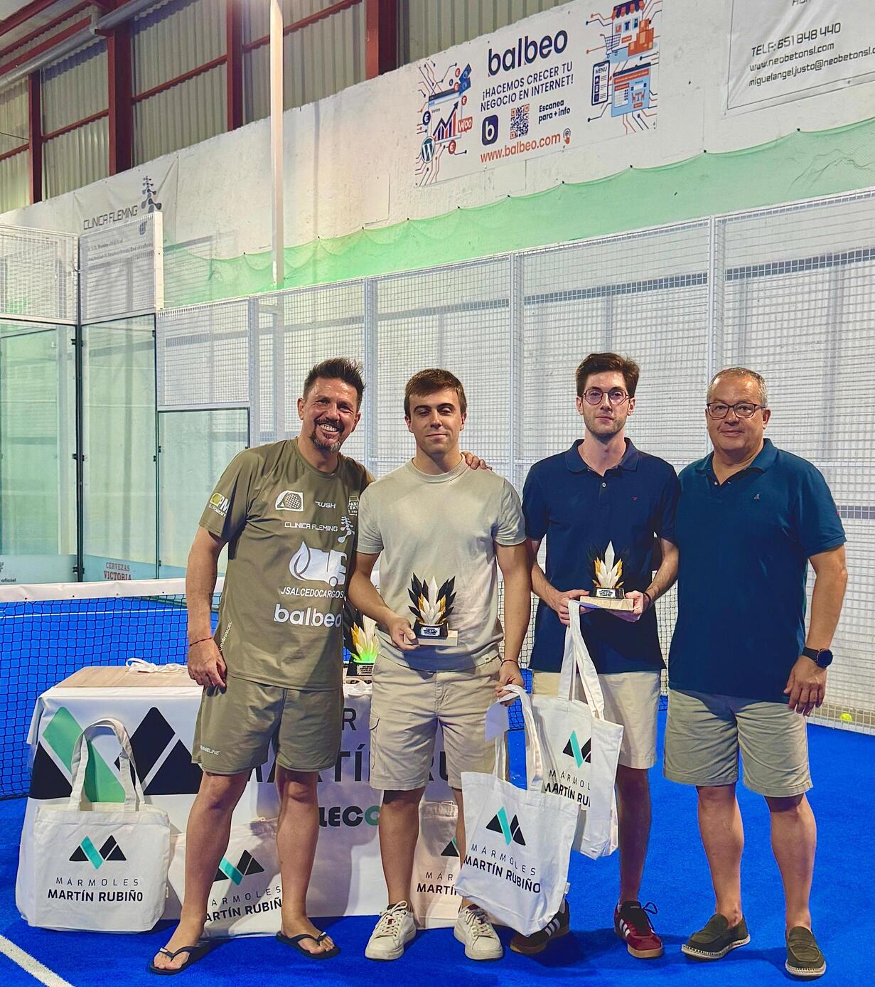 Campeones de 5ta categoría masculina en el XXI Torneo de Pádel Mármoles Martín Rubiño 2026 en Motril