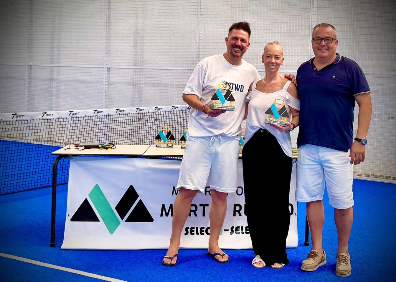 Paco Miranda Blas y Sonia Merino junto a sus premios