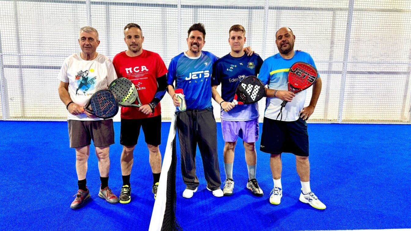 Antonio Interventor y Vicente Tovar contra Manolo Martín y Luis Raya en la final del 3er Torneo Express de Pádel Center en Motril