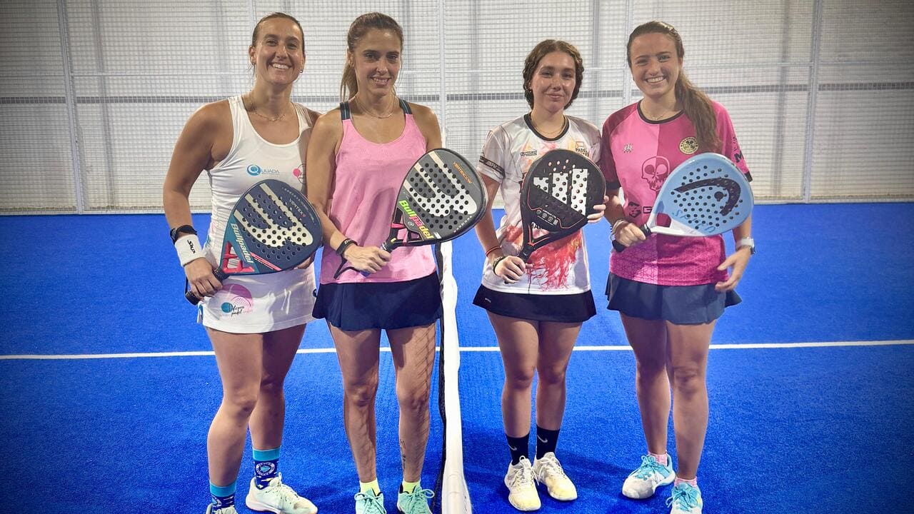 Aída del Cubo y Azucena García junto a Janet Barros Correa y Sandra Reinoso Ortega