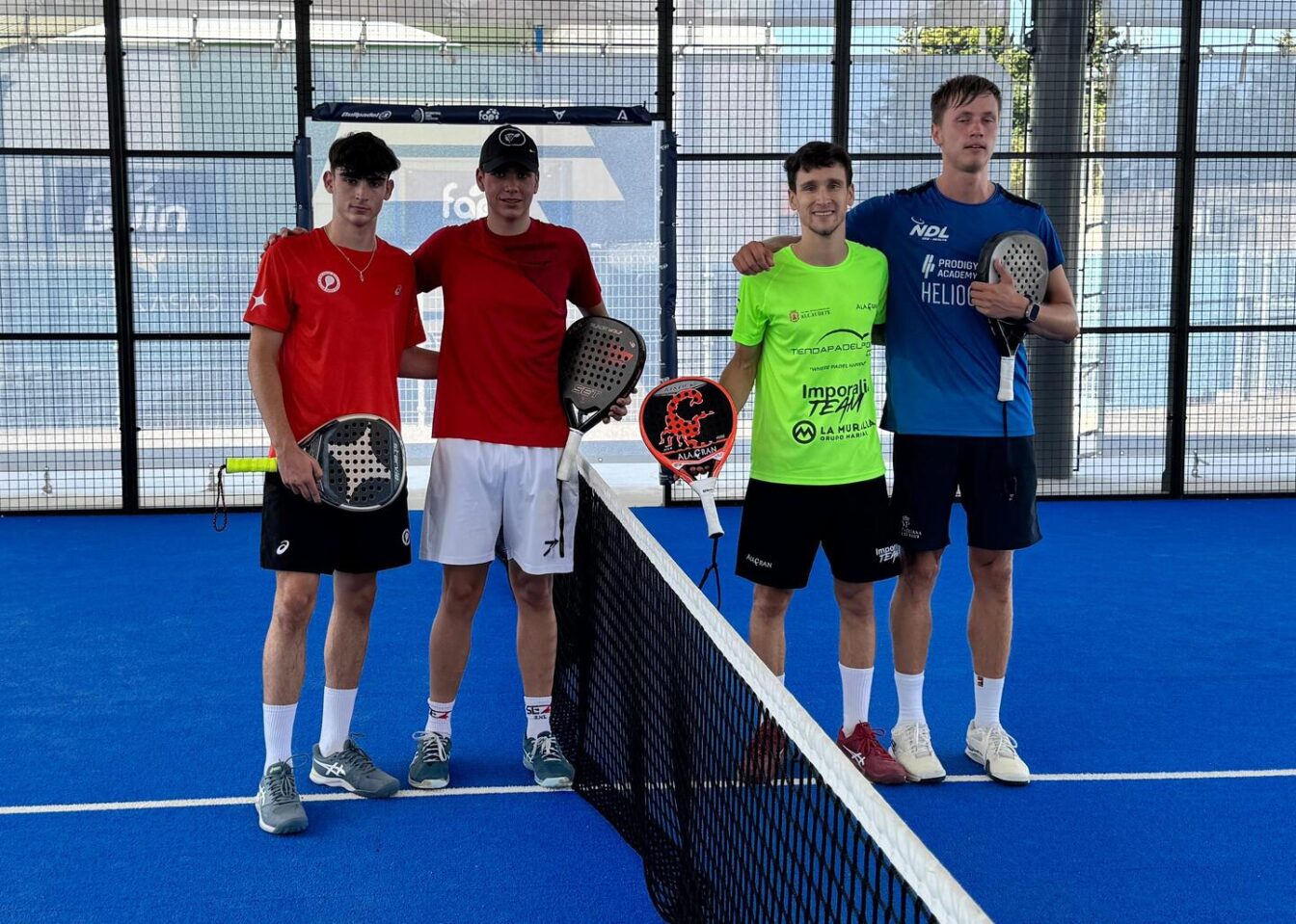 Lucas Miranda junto a su compañero en una foto antes de un partido en torneo